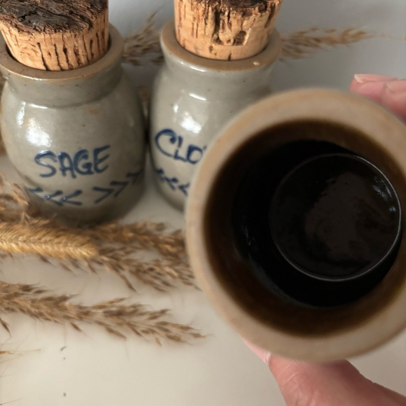 Beaumont Brothers Pottery Spice Jars - Picture 6 of 7